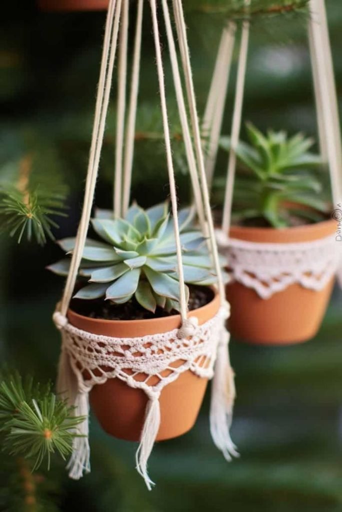 spunti creativi su come arredare il balcone in primavera con i vasi pensili