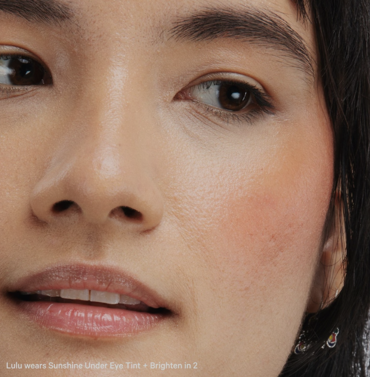ragazza con base viso naturale