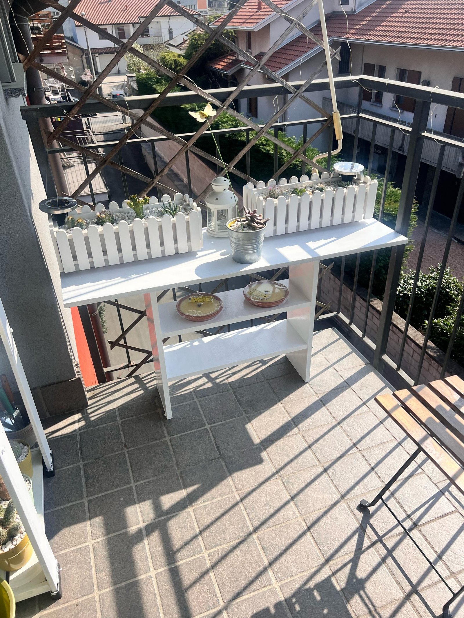 spunto creativo su come arredare il balcone in primavera