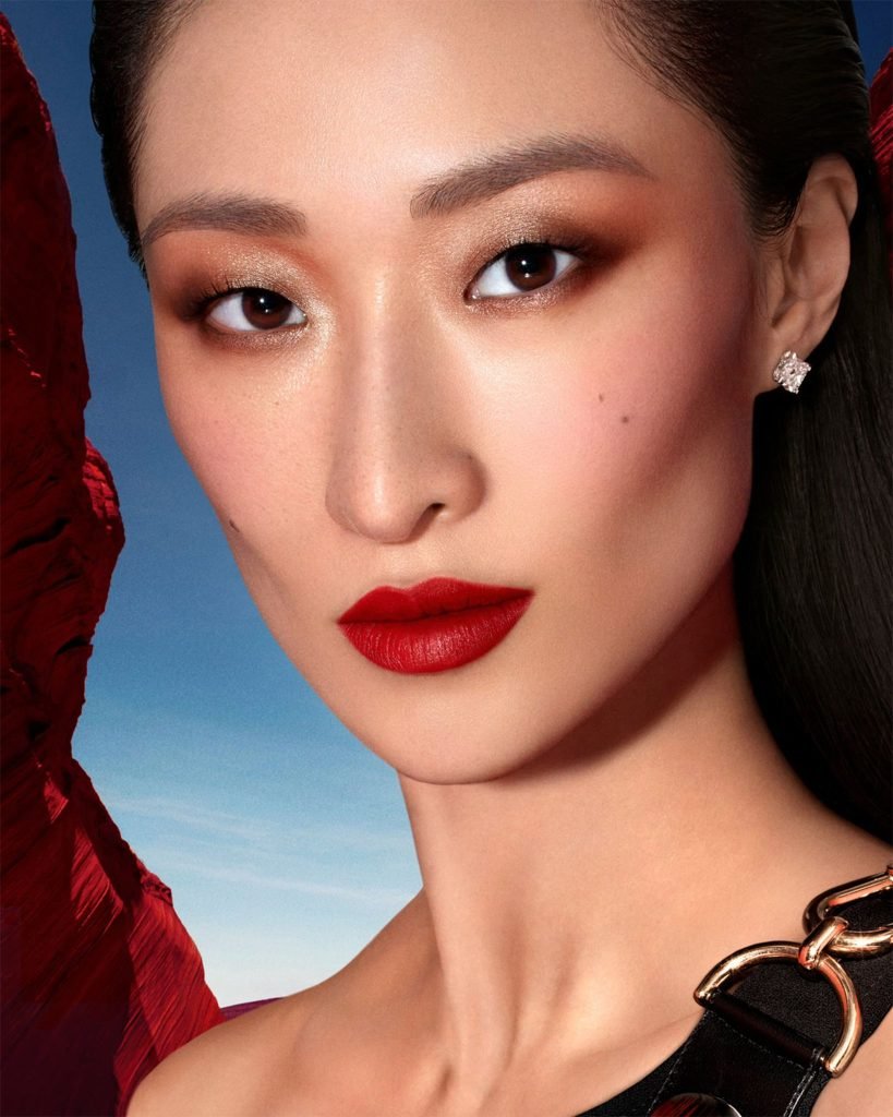 Louis Vuitton Make Up look della direttrice creativa Path Mc Grath su una modella
