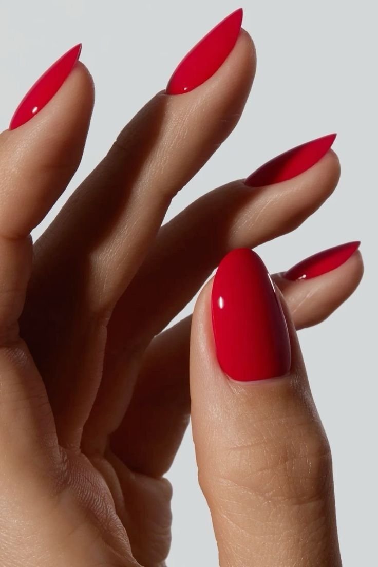 MANICURE AUTUNNALI ROSSO VIVO 
