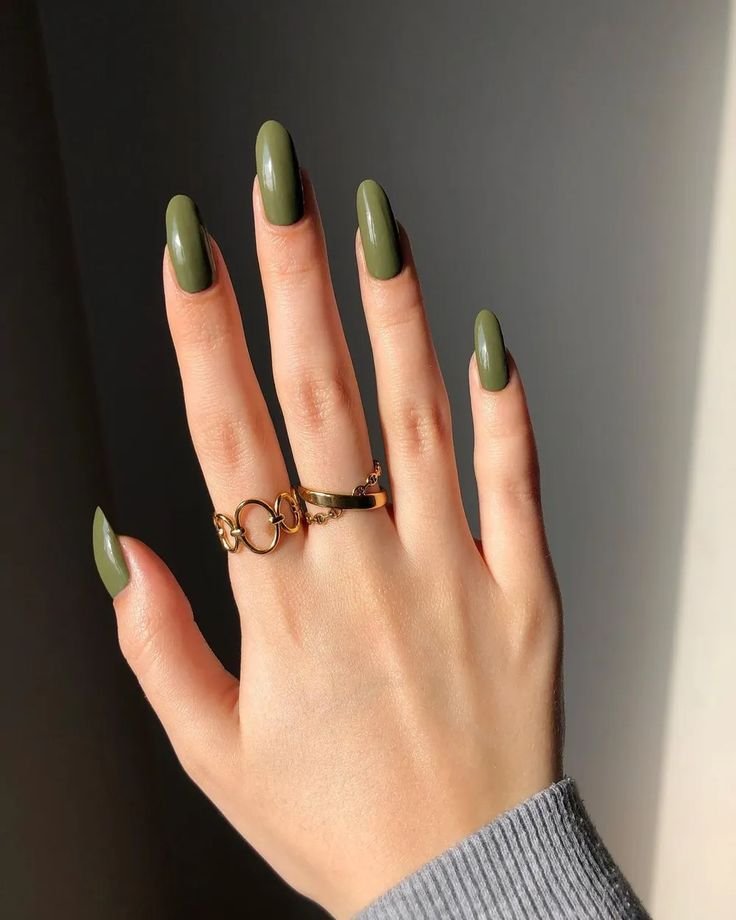 MANICURE AUTUNNALI VERDE MILITARE