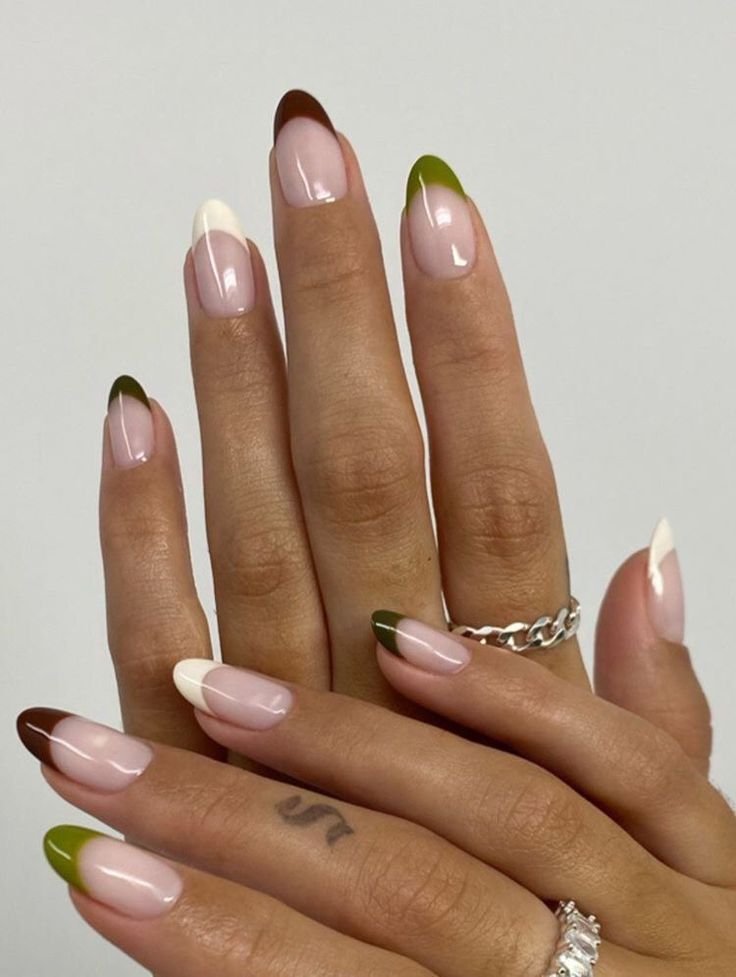 MANICURE AUTUNNALI CON FRENCH RIVISITATA