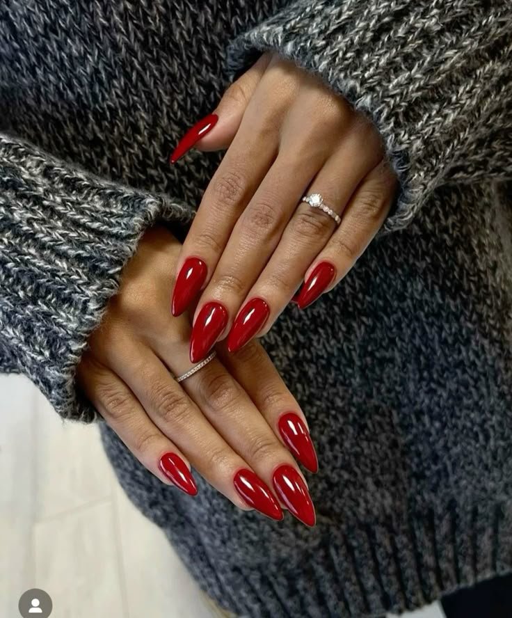 MANICURE AUTUNNALI ROSSO VIVO 