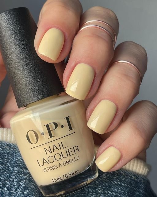 MANICURE AUTUNNALI GIALLO BURRO 