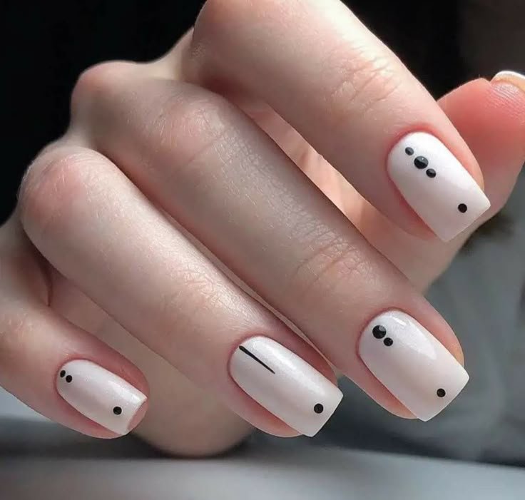 MANICURE AUTUNNALI GEOMETRICHE MINIMAL 
