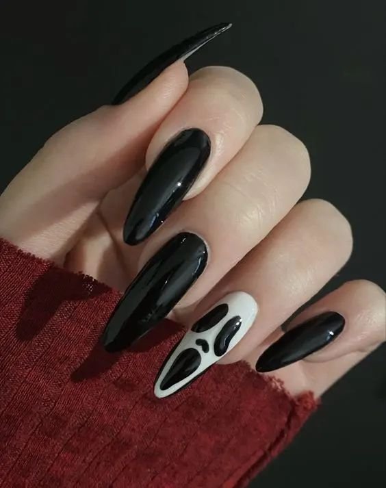 idee unghie halloween nere