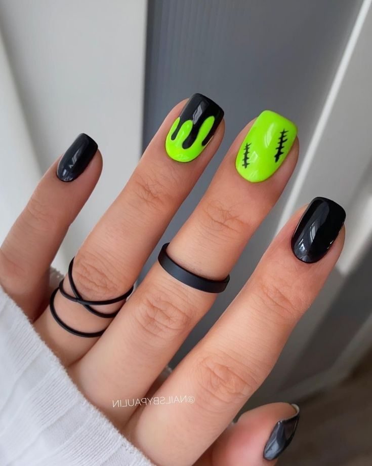 Idee unghie Halloween verdi e nere