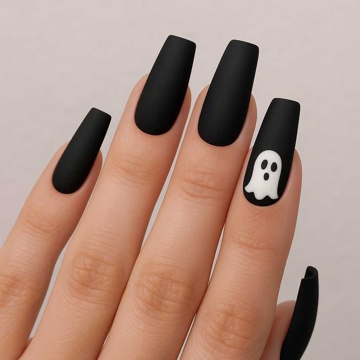 idee unghie halloween nere