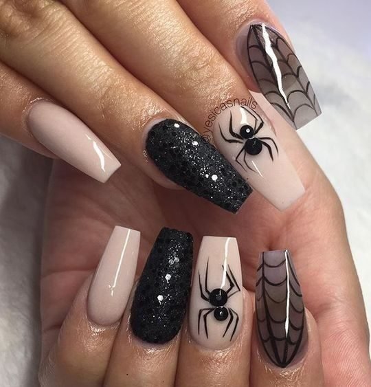 idee unghie halloween da strega