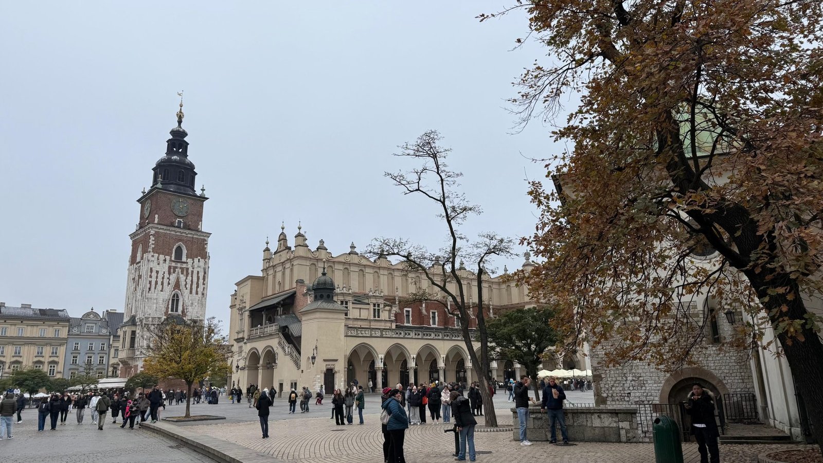 Cosa vedere a Cracovia in un weekend: la piazza del mercato