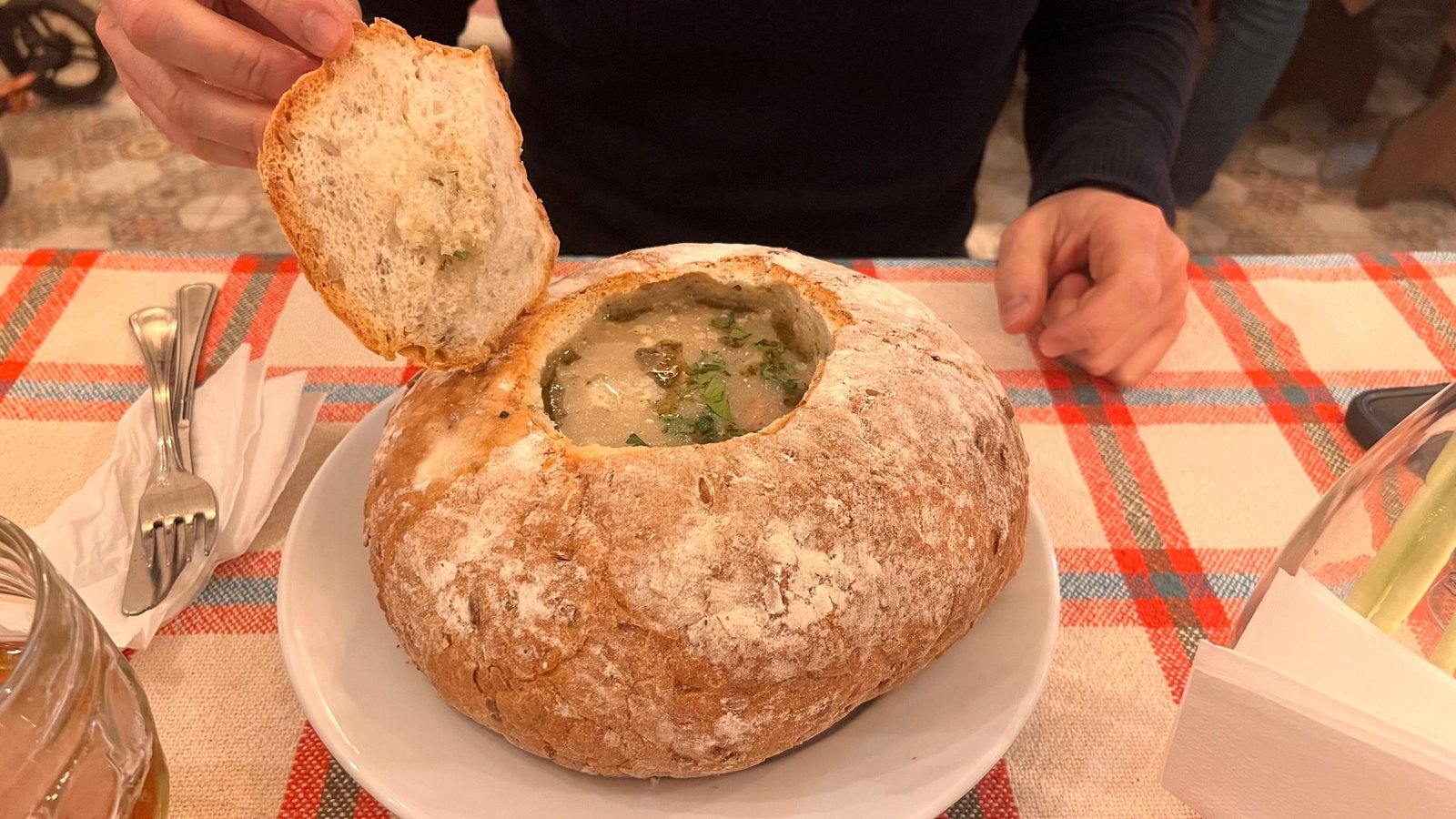 Cosa vedere a Cracovia in un weekend: ristoranti tipici dove mangiare la zurek