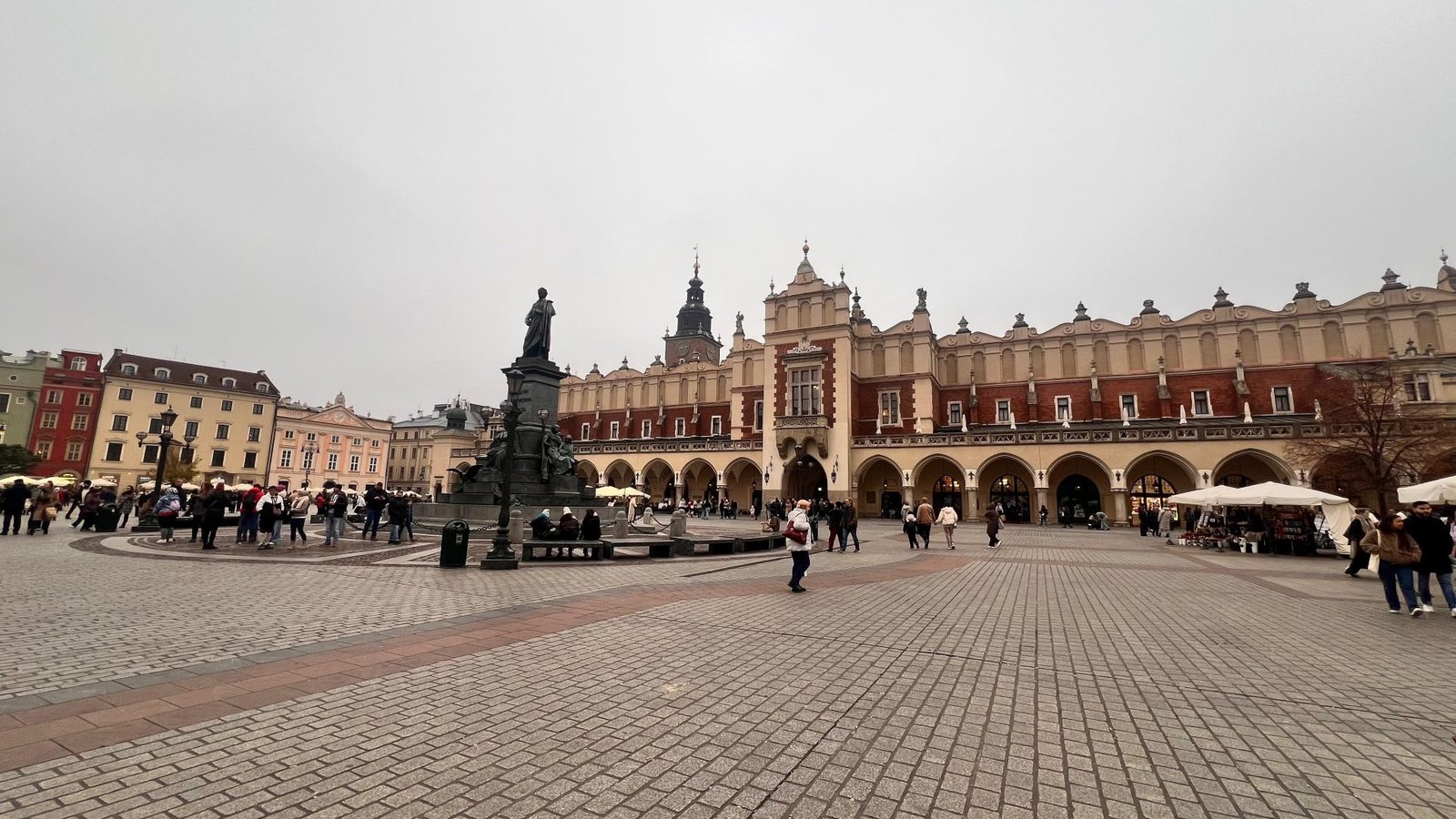 Cosa vedere a Cracovia in un weekend: il mercato dei tessuti sukkiennice