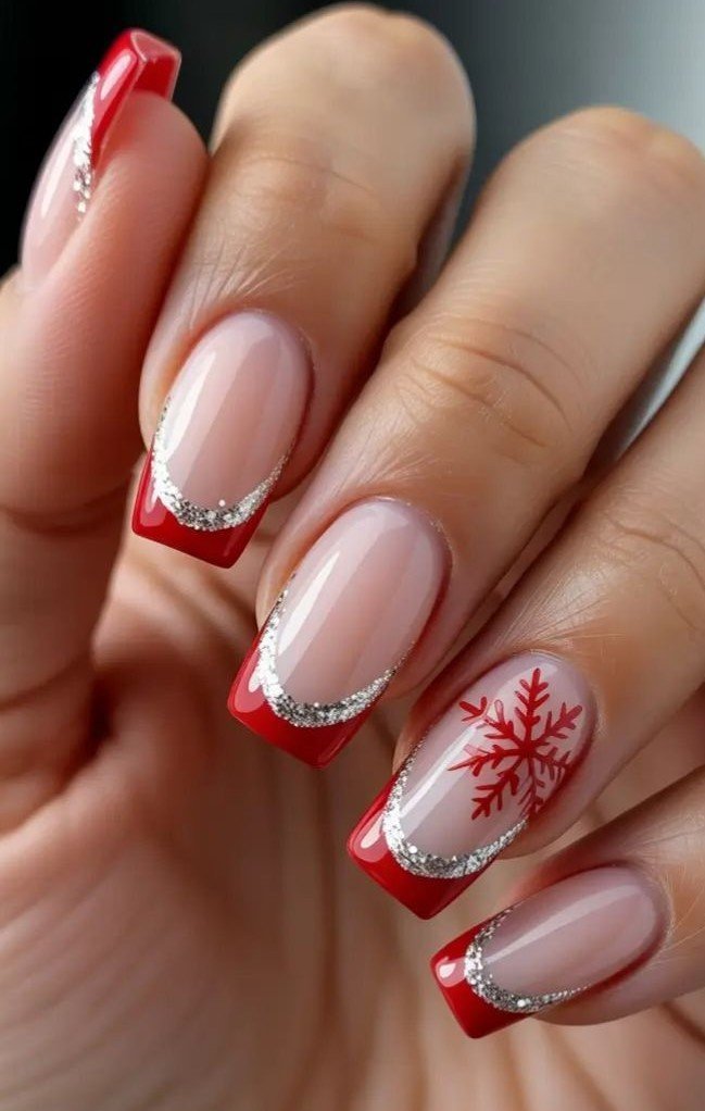Idee Unghie Rosse Natalizie con Fiocchi di neve