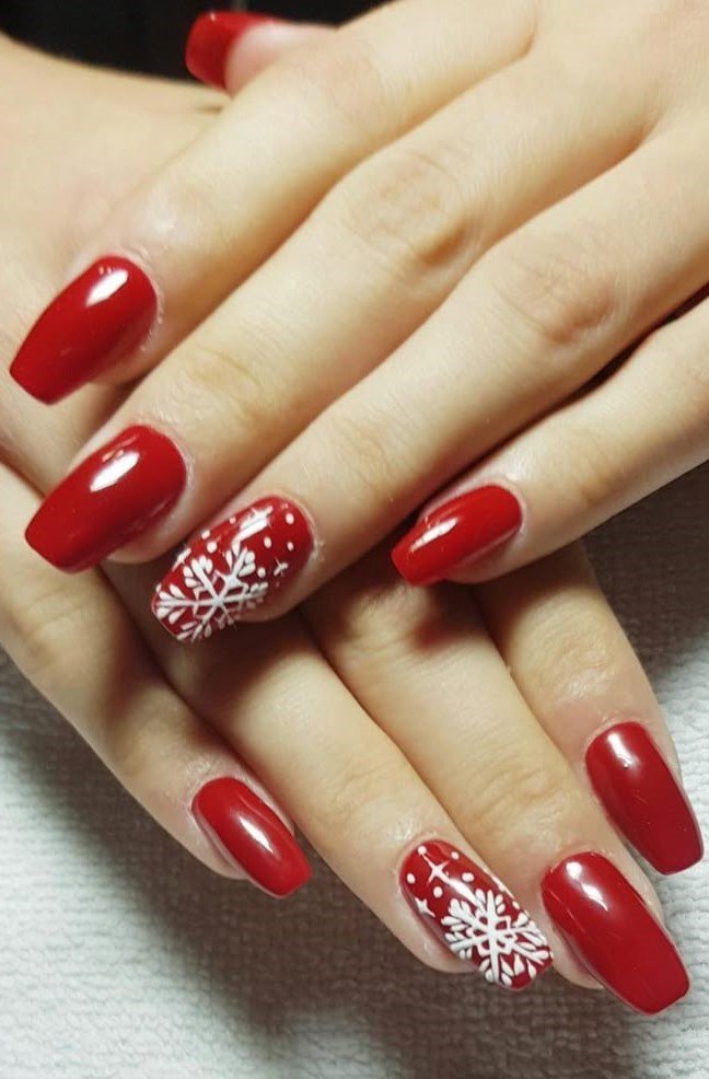 Idee Unghie Rosse Natalizie con Fiocchi di neve