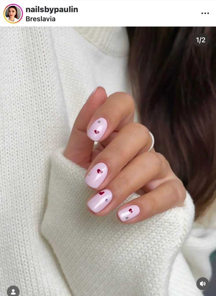 Unghie corte primavera 2026 nail art minimal 
