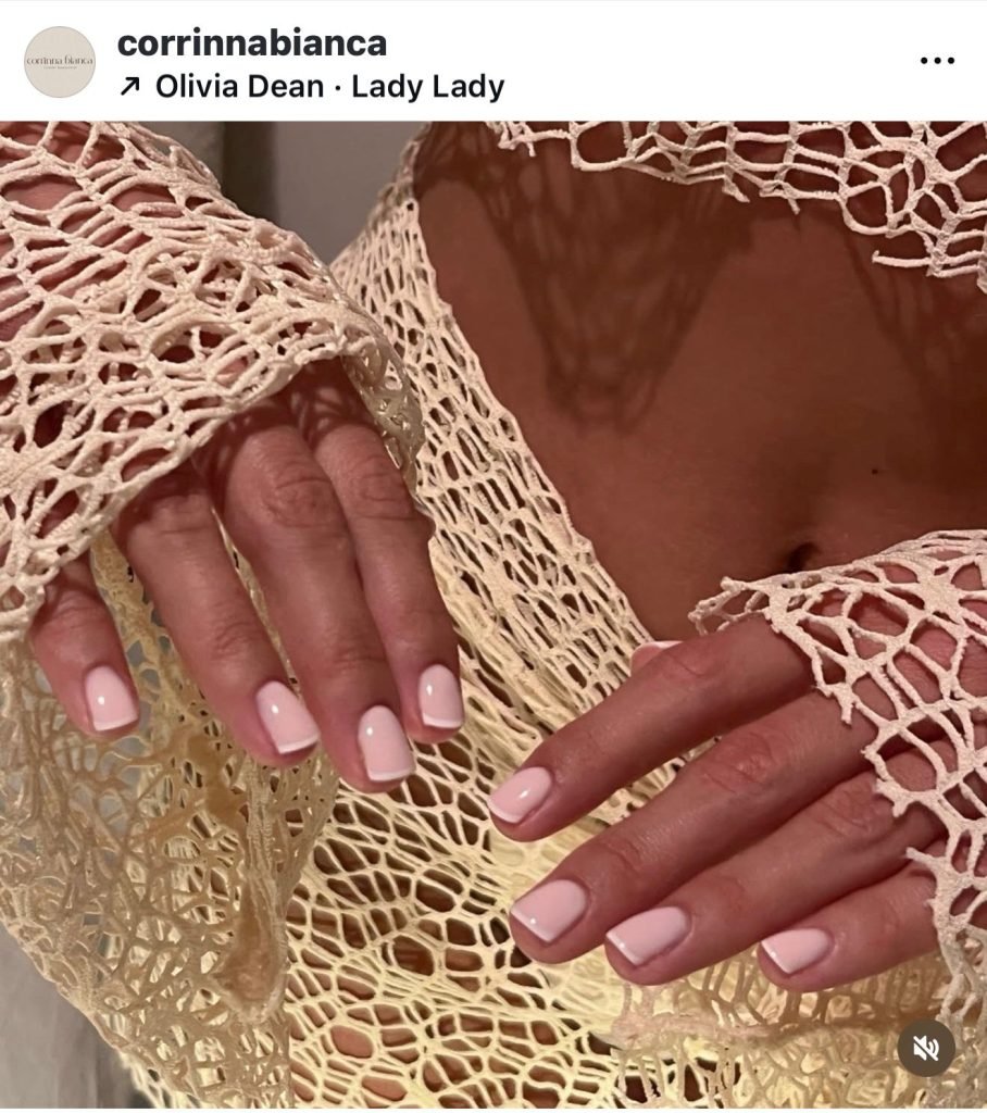 Unghie corte primavera 2026 french manicure