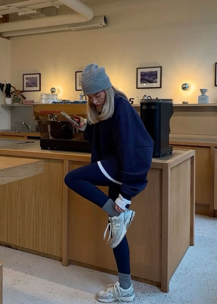 come indossare i leggings fuori dalla palestra idea di outfit indossata da ragazza cool