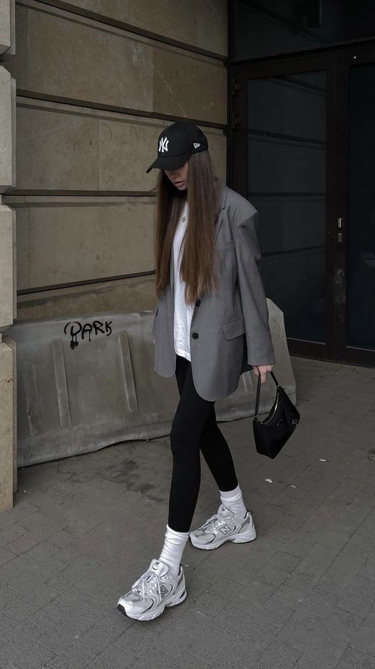 come indossare i leggings fuori dalla palestra idea di outfit indossata da ragazza cool