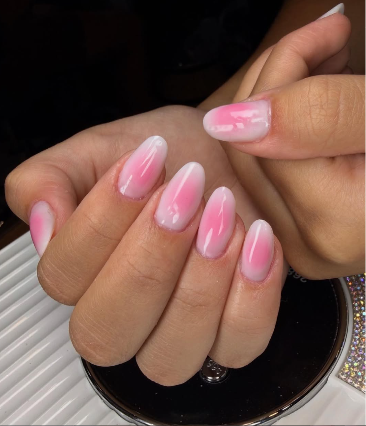tema Unghie estate 2026 : aura nails