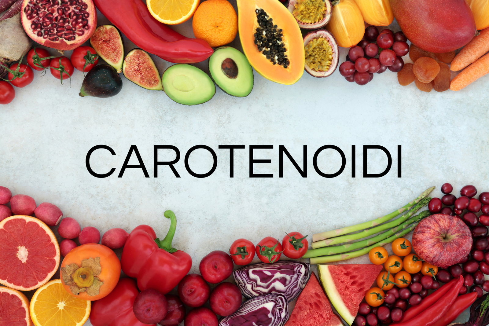 immagine che illustra -come da scritta- i carotenoidi: frutta frecsa everdure di contorno alla scritta .CONCETTO Integratori antiossidanti e antiage