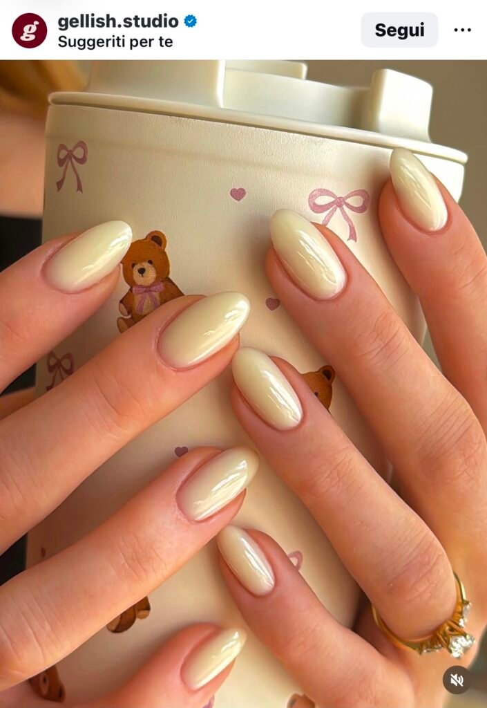 giallo burro estate 2026 manicure