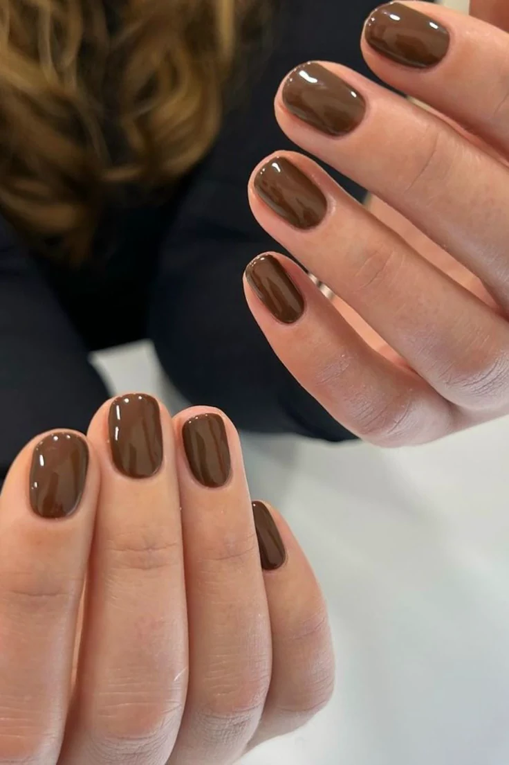 CONCETTO Unghie autunno 2026: inspo manicure marrone moka espresso