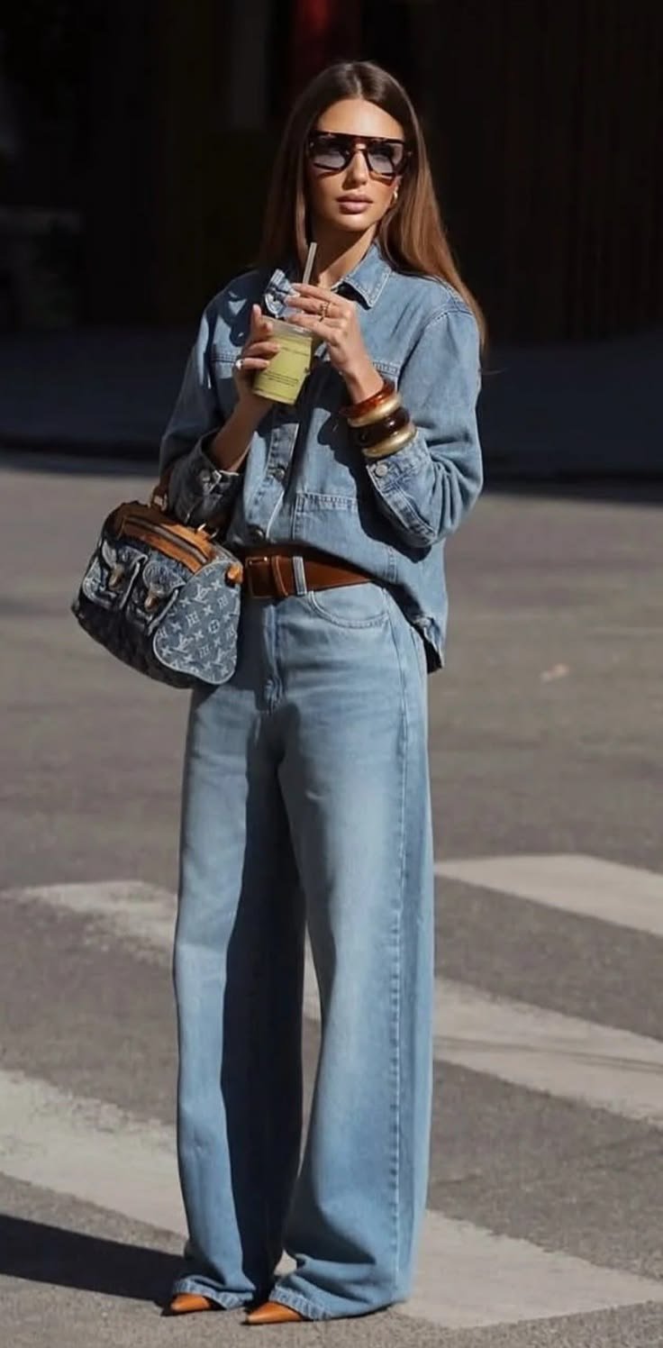 Tendenze moda autunno 2026: total look in denim